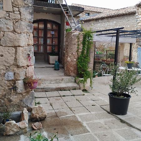 L Atelier De Raymond Apart otel Verfeuil Oda fotoğraf