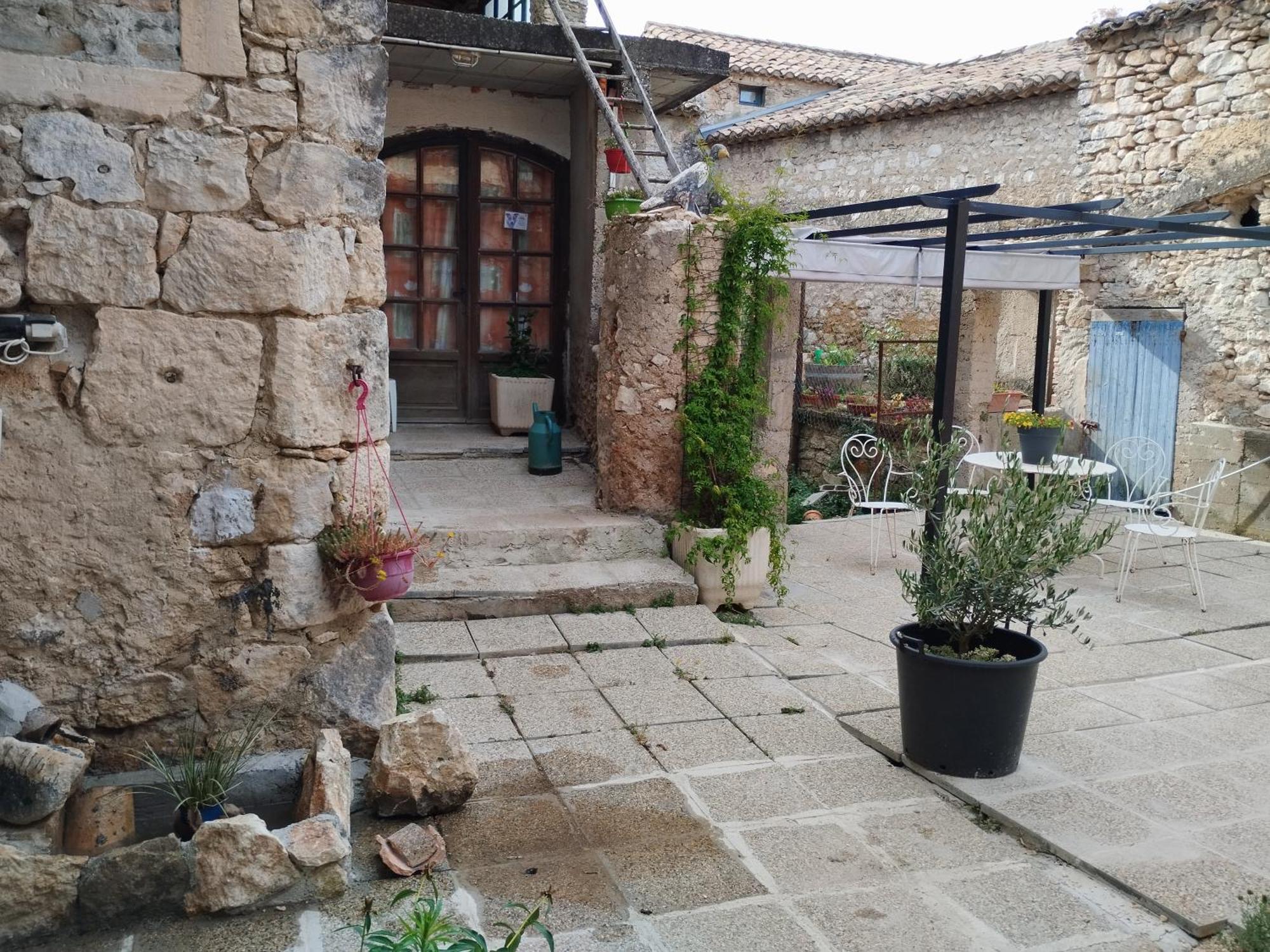 L Atelier De Raymond Apart otel Verfeuil Oda fotoğraf